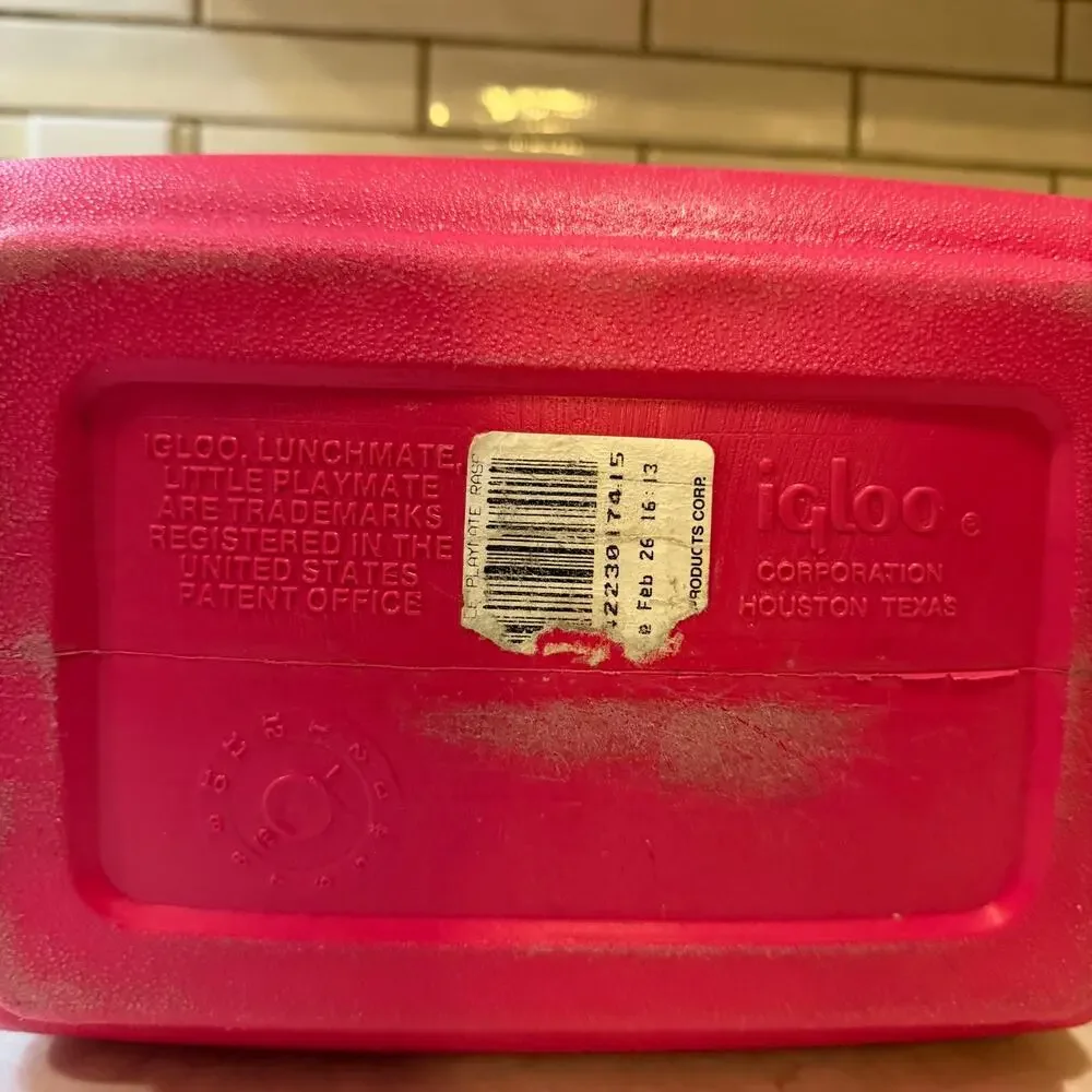 Vintage Cherry Pink‎ Little Playmate by Igloo Push Button Drink Picnic Cooler O6